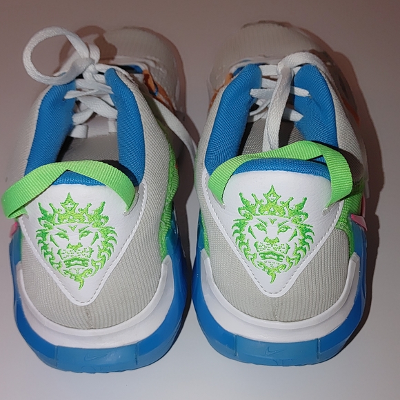 Nike Green and Blue Sneakers Sleek Modern Design - Picture 6 of 10